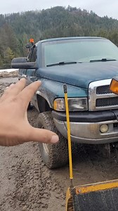 Part 1 of going over the 1999 Dodge I bought last week with a cracked block. | Big Trucks Low Bucks