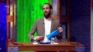 168K views · 6.6K reactions | ¿Os ha picado alguna vez una hormiga? ¿Pica, eh? Pues no todo es malo. Como cuenta Eduardo Sáenz de Cabezóni, varios grupos de investigación de todo el mundo estudian cómo usar el ácido fórmico como combustible con emisiones netas cero 離 | Órbita Laika | Facebook