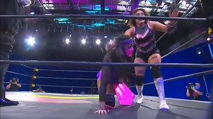 713K views · 1.4K shares | Una lucha con vieja rivalidad  Lady Shani AAA y Faby Apache AAA revivieron en #LuchaFighterAAA un enfrentamiento con aroma a venganza  | Lucha Libre AAA Worldwide | Facebook