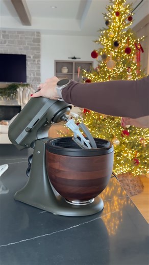 Watch Kitchenaid Mixer bowls on Amazon Live