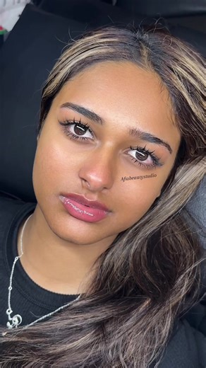 Our soft anime set, now with bottom lashes , Flutter with every blink. Details are below . Style : Anime Set Bottom Lashes Lengths : 9mm-13mm Bottom : 5mm-7mm Shape : Cateye Book yours now !🤍 #animeinsouthafrica#johannesburgsouthafrica#lashesjoburg#animelashesjoburg#