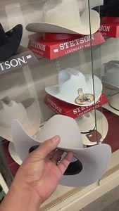 13 reactions | Stetson 6xx Skyline Silver GreyDisponible en varias tallas Aparta tu Texana de regalo  para este 14 de Febrero Luro Boots#reels #explorepage #westernstyle #hats #cowboy #countrylife #minnesota | Luro Boots | Facebook