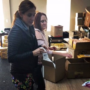 4.8K views · 126 reactions | Every now and then we have an Olympian come and help us ship. Thanks for stopping by Kara Goucher  Packages for Run The Year 2,018 Miles In 2018 still heading out the door! Yes it’s definitely not too late to register and make the world your gym https://runtheedge.com/run-the-year-2018/ | Run The Edge | Facebook