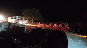 UPDATE: Great news! 😊 The Great East Road has reopened to traffic after engineers from Zambia National Service and the Road Development Agency fixed a diversion following the Kankumba Bridge collapse in Rufunsa District. Travelers to Eastern Province, Malawi, and Mozambique can now hit the road 🚗. The team is now working on building a permanent bridge. The Great East Road (T4) is a vital route connecting Zambia's Eastern Province to the rest of the country and neighboring countries like Malawi