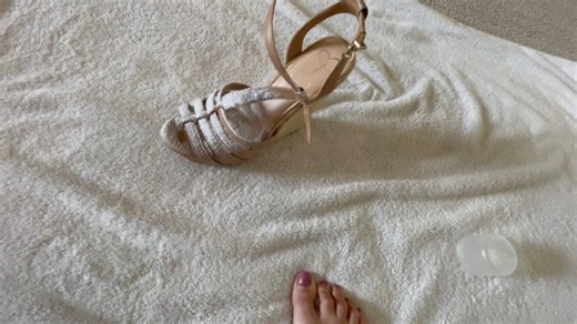 Watch How I use this shoe stretch spray on Amazon Live