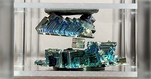 ラピュタ感がすごいビスマス磁気浮上装置が美しい 反磁性現象の原理や装置の仕組みについての解説も