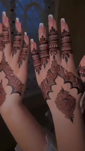 Trendy Back Hand Mehndi Designs for Stylish Events