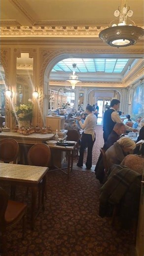 Angelina Paris 🇫🇷 Legendary Café