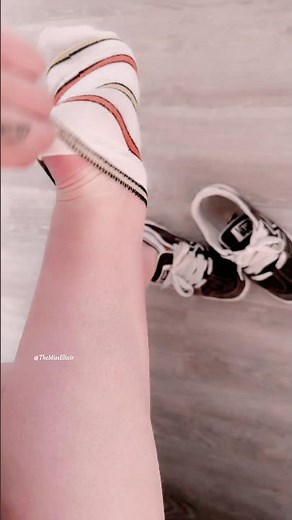 🧦 Smelly Feet Girl Sock Peel 😳
