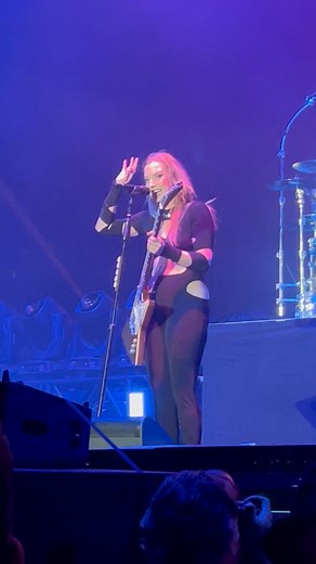 A year ago on this day… Lzzy Hale looked right at me and waved!!! 👀 👋🏼🤓 Beale Street Music Festival Memphis, TN 5.6.2023 “I Get Off” #livemusic #halestorm #LzzyHale #iseeyou #wave #concert #concertvideo #bsmf #BSMF2023 | Libran Lauren