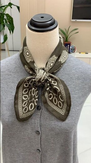 ​Duniya ka sabse easy scarf style! 😍