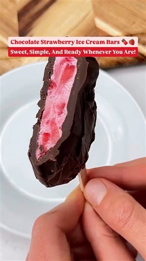 Chocolate Covered Strawberry Ice Cream Bars 🍫🍓 Fresh strawberries, creamy yogurt, and a chocolate shell that snaps when you bite into it. Three ingredients, zero guilt, and they're ready whenever you are. 😋 🚨 Full recipe with tips, variations, and nutrition info: ➡️ https://keto.recipes/chocolate-strawberry-ice-cream-bars-low-carb-treat/ 💬 Would you try these? Drop a 🍓 below! Don't forget to SAVE and SHARE this easy #dessert #recipe! 📸: @ketosnackz | Keto Recipes