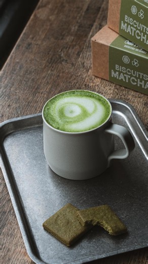 Oxalis&Bergamote on Instagram: "COLLABORATION @oxalis_et_bergamote & @duomatcha 🌱 . Nous sommes heureux, après cette rencontre à Paris & ces mois de tests, de vous présenter notre premier produit au matcha (oui d'autres recettes vont bientôt sortir) mais encore un peu de patience 🫣) . En espérant que cette nouvelle gamme vous plaira. A retrouver dans nos deux boutiques 😜 Et restez connectés, un concours arrive très vite ! . Ingrid, Marie & Romain"