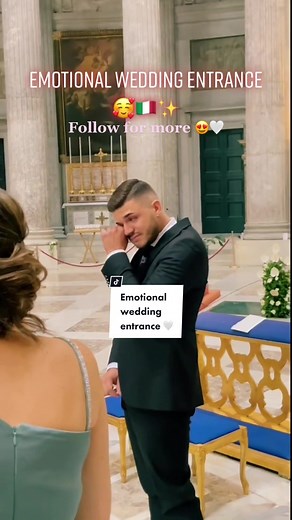 Italian emotional wedding moments, I just love this clips 🤍🥰✨ @finesseeventi thank you for this beautiful video 🥰 #weddingmoments #emotionalwedding #bride #weddingflowers #matrimonio #sposi #love #amore #weddingtok #groomreaction #kiss