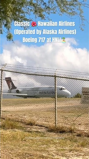 Alaska x 🌺 Hawaiian Airlines B717 at Honolulu!🏝️ #shorts #planespotting