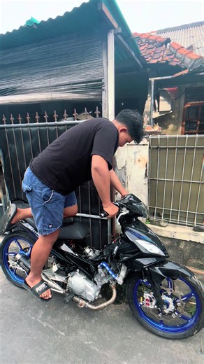 Understanding MX Old Motorbike Parts and Features