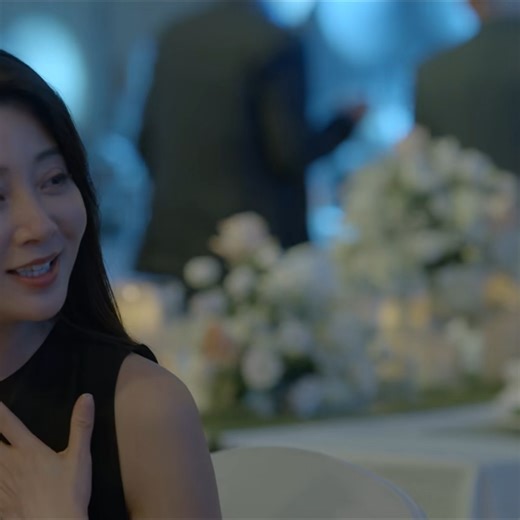 🍉Wife abandons husband and children at banquet, husband becomes jealous of her colleague 🍉宴会上妻子抛下丈夫和孩子，丈夫嫉妒她的同事 📺Drama：As husband As wife 😍Welcome to my channel!🙌 #小夫妻 #AshusbandAswife | 西瓜剧场