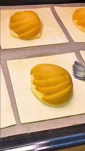 20-Min Peach Custard PiesPeach Custurd Pie