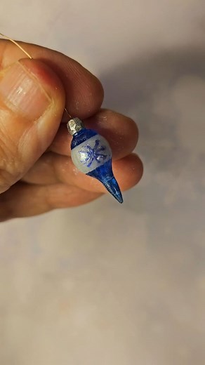 85K views · 2.2K reactions | Mini tree ornament from beads, a pin, and wire... #justafewhomeytouches #vintage #miniatures #ornament #christmas #newyear #treeornaments #reels #рилс #елочныеигрушки #рождественскийдекор #новыйгод #beadscraft #beads #pins #pinscraft #бусины #recyclecraft | Just a Few Homey Touches | Facebook