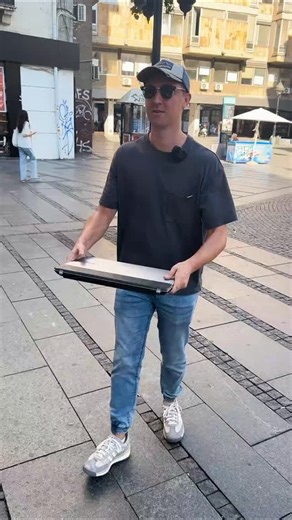 M. spray on Instagram: "Spray paint my laptop💻 #spraypaint #laptop"