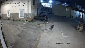 PORTICI, E-BIKE RUBATA DOPO SOLE DUE ORE DALL'ACQUISTO: IL FURTO RIPRESO DALLE TELECAMERE NELL'ORATORIO. BORRELLI (AVS): "SICUREZZA FUORI CONTROLLO, I NOSTRI RAGAZZI NON SONO PIÙ LIBERI NEMMENO DI FARE SPORT." Un acquisto sognato, durato appena 120 minuti. È l'amara vicenda accaduta a Portici, dove un ragazzino si è visto sottrarre la propria bicicletta elettrica nuova fiammante mentre giocava una partita di calcetto con gli amici. Il furto è avvenuto nel tardo pomeriggio del 2 febbraio presso i