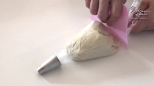 3.2K views · 91 reactions | Coffee Caramel Macaron 咖啡焦糖马卡龙 YouTube channel ： https://youtu.be/l7bBAHr4rRc | Kathrine Kwa Baking Tutorial - 烘焙教学 | Facebook