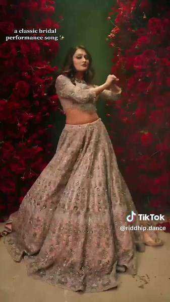 Classic Indian Wedding Dance Performance