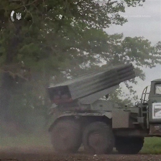 The ecological consequences of Russia’s aggression do not stop at Ukraine’s borders. Its war is devastating natural systems that millions of people depend on, spreading pollution and greenhouse gases across countries. This is one of the largest environmental crises in Europe in decades. To put an end to it, Russia must be stopped and forced to a just peace. #StopEcocideUkraine #COP30 | Botschaft der Ukraine in Österreich/Посольство України в Республіці Австрія