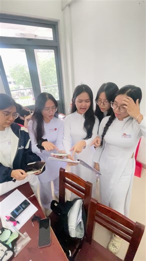 🗣️: Lớp bà con gái nhiều chắc trầm tính lắm ha #viral #fyp #geckox28 #hocsinh #thptphanchautrinhdanang