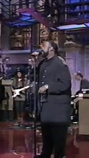 182K views · 9.7K reactions | #DidYouKnow that “Practice What You Preach” debuted at #18 on Billboard’s Hot100 in 1994 and also won a Soul Train Music Award for Best R&B/Soul Song of the Year? #BarryWhite #LiveMusic | Barry White | Facebook