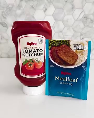 Mini Turkey Meatloaves will be a bite of comfort any night of the week. 😋 Get the budget-friendly recipe: https://ms.spr.ly/61889ZtNM | Hy-Vee
