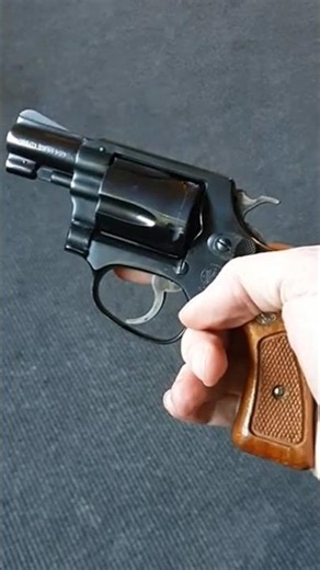S&W Model 36 (Chief’s Special) #revolver #guns #firearms
