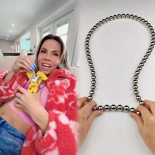 WHEN YOU GET YOUR BELLY BUTTON STUCK IN YOUR CHOCOLATE CHIP