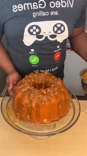 3.4K views · 39 reactions | Pecan Caramel Poundcake: buttery cake...