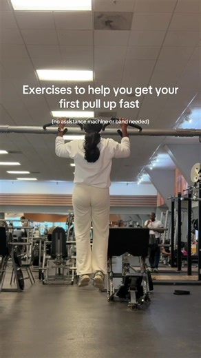 While the assisted pull up machine or banded pullups are super helpful for getting the technique down…don’t let your body become solely reliant on them. Make sure you are proactively decreasing the “assistance” (lighter weight or band) as a way to progressively overload. To progressive overload: Deadhangs - hang longer or more sets Scapular pull ups - more reps or sets Negatives - decline slower or more reps Inverted rows - lower the bar or more reps or sets #gym #gymtok #gymgirls #pullup #fyp