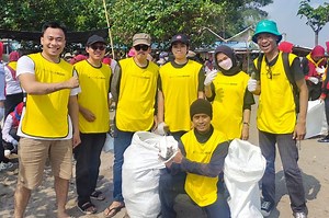 Beach Clean Up, Langkah Awal Meningkatkan Kepedulian Sampah di Laut | National Geographic