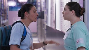 397K views · 6.7K reactions | Más vale aquí corrió...  La enfermera que provocó el embarazo de Juana huyó para evitar las consecuencias de su 'error'.  #LaHistoriaDeJuana, lunes a viernes 9:30 p. m. MEX por #LasEstrellas | Novelas Las Estrellas | Facebook