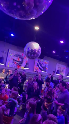 ✨ What a wonderful way to end the year! ✨ On to 2026 and all the amazing events ahead! If you’re looking to add something creative, fun, and truly entertaining to your next event—whether it’s a birthday party, communion party, bar or bat mitzvah, corporate event, or family celebration—I’d love to help. With over 30 years of experience, Magic by Randy is proud to be one of Chicago’s premier family and corporate magic experiences, bringing laughter, connection, and unforgettable moments to every a