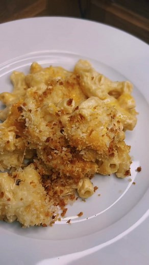 Oooo my toilet is gonna hate me later for this!! #recipes #foodie #homecook #homechef #macandcheese #thanksgiving #thanksgivingrecipes #dinnerideaa #momlife #parenting #cooking