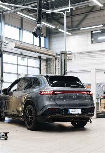 Yli 20 vuotta. Yli 1500 myytyä ajoneuvoa vuosittain. Yli 7000 huolto- ja korjauskäyntiä. Palveluksessamme työskentelee yli 50 autoalan ammattilaista, joille autojen läpikäynti on arkipäivää. Siksi jokainen myynnissä oleva auto on tarkastettu huolellisesti ennen kuin se päätyy asiakkaalle. Rehtiä autokauppaa tehdään joka päivä jo kolmannella vuosikymmenellä, tervetuloa autokaupoille Tampereen Lielahteen. 🤝 Autocenter.fi #autocenterfi #autonhuolto #premiumcars #automyynti #auto