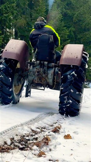 Zetor 4011 starting in the snow