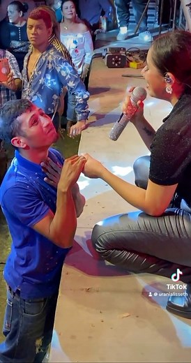 1.3M views · 10K reactions | Compartiendo con un público excepcional en Diria, "Quedate con quien te haga una mirada asi cuando te vea" aò no te conformes con menos+ "Como te va mi amor"#Fuzion4 #Diria #Nicaragua | Urania Rodriguez | Facebook