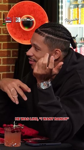 Jalen Brunson has a zesty glazed bowl?? 💀