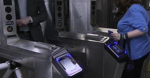MTA Rolls Out New OMNY Tap-To-Pay Metrocard Replacement System On Subways, Buses - CBS New York