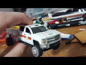 Build and custom 1/64 trucks