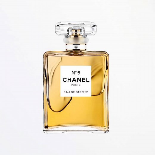 47K views · 5.1K reactions | N°5 EAU DE PARFUM. The sensual. N°5 Eau de Parfum shares its olfactory signature with the parfum. The floral aldehydic bouquet is enhanced with citrus notes and voluptuous vanilla. Discover on chanel.com/-Animation5X5_N5EDP | CHANEL | Facebook