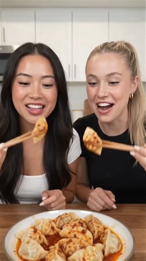 🥟Two spicy girl eating 🤤 #food #foodie #eating #challenge #shorts