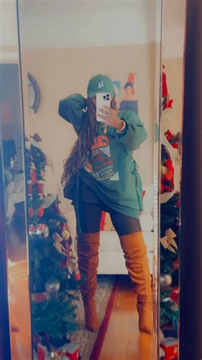 Paula Kelly on Instagram: "I don’t have to say much—I dance. Let me pull the strings, let the guitar feel me, let my body translate the message. This is muscle memory, rhythm, and confidence. And baby… I know exactly what I’m doing"