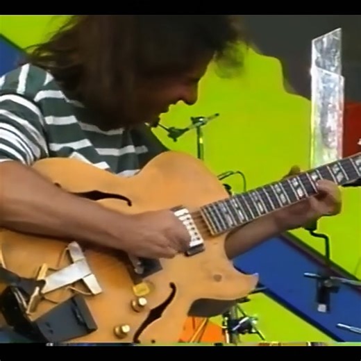 203K views · 6.6K reactions | Pat Metheny - "Minuano" 1992 #guitarsolo #guitar #patmetheny | Shred Music TV | Facebook