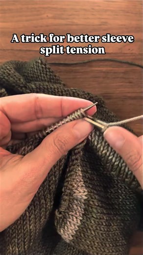I prefer using the backwards loop technique to cast on stitches at the sleeve split, but that generally results in loose stitches. Unless. I cast on half the number of stitches the pattern calls for on the first pass. On the next round, I use the M1R technique to add the remaining stitches. Perfect tension, every time. 🧶: @thefrostedstitch colorways The Warden and Jonathan #thingsbethmakes #knittingtips #knittingvideo #thefrostedstitch | things.beth.makes